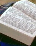Engländer twittert bis 2013 komplette Bibel