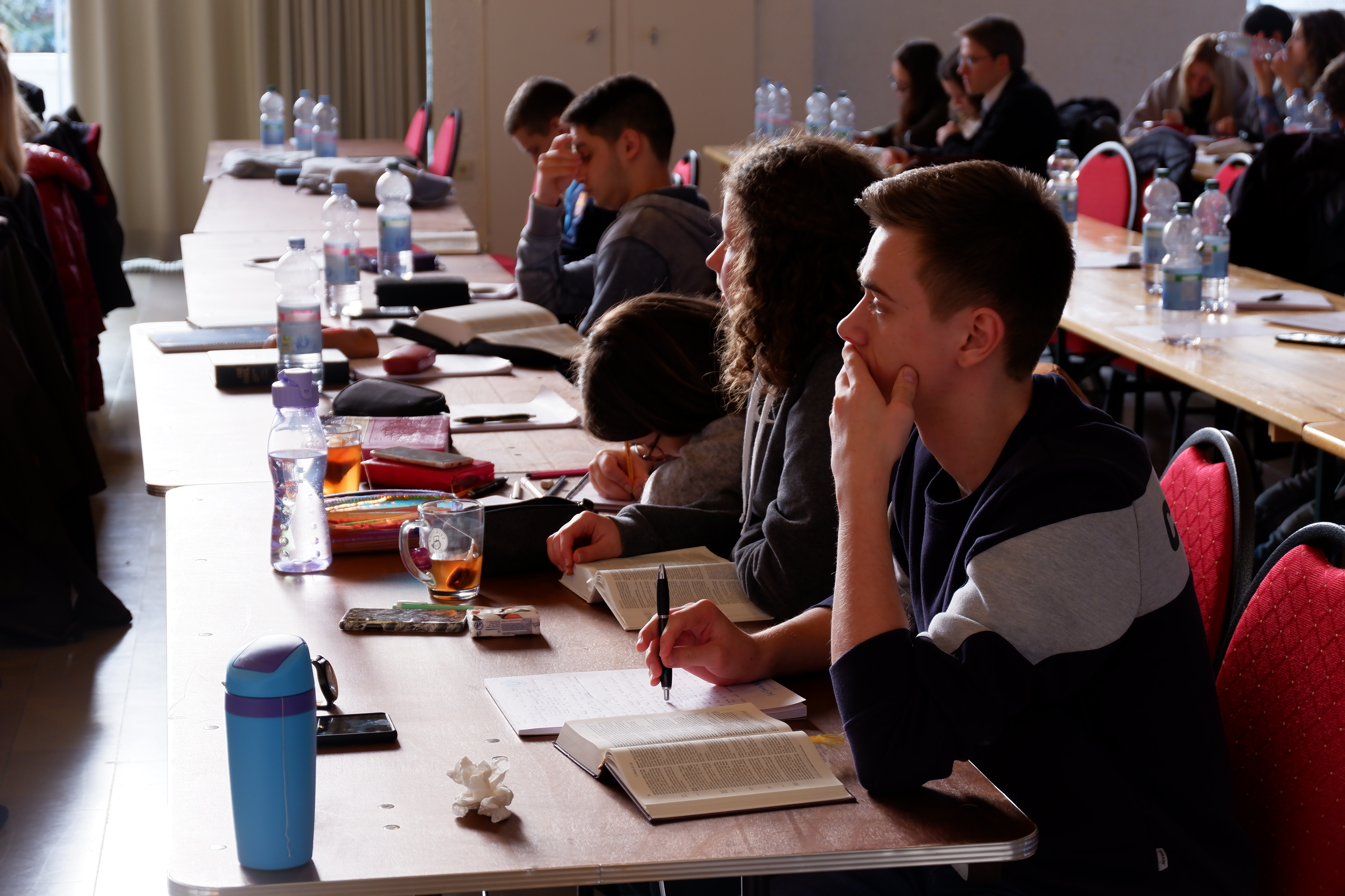 Bible Study Weekend for Youth: Der Schöpfungsbericht zwischen den Zeilen gelesen